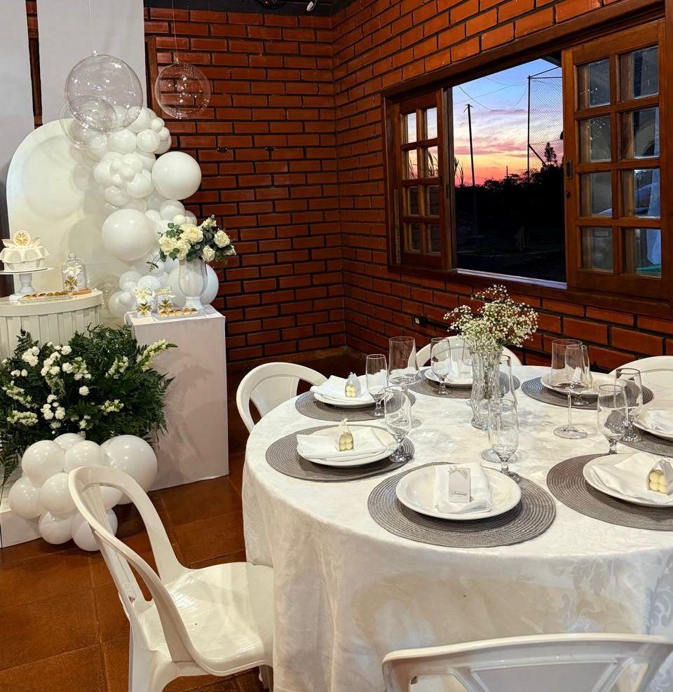 Mesa decorada para batizado